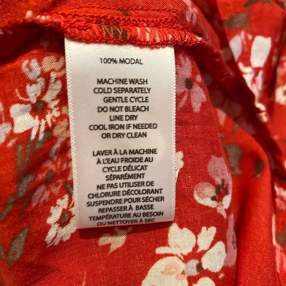 Beachlunchlounge red floral top size Medium 100% Modal - Picture 3 of 10